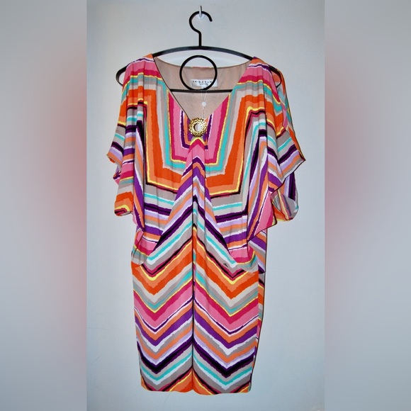 Trina Turk Dresses & Skirts - TRINA TURK Gorgeous rainbow tropical dress